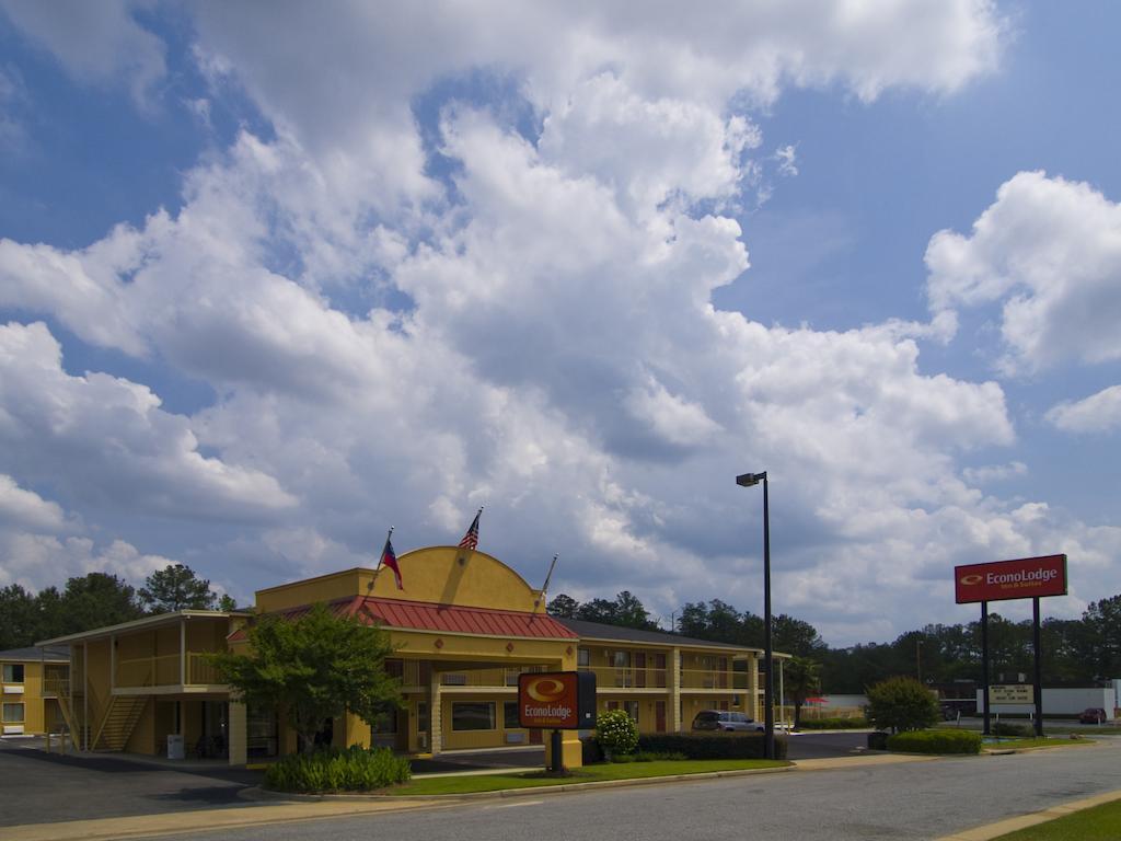 Econo Lodge Inn & Suites At Fort Moore Columbus Exterior foto