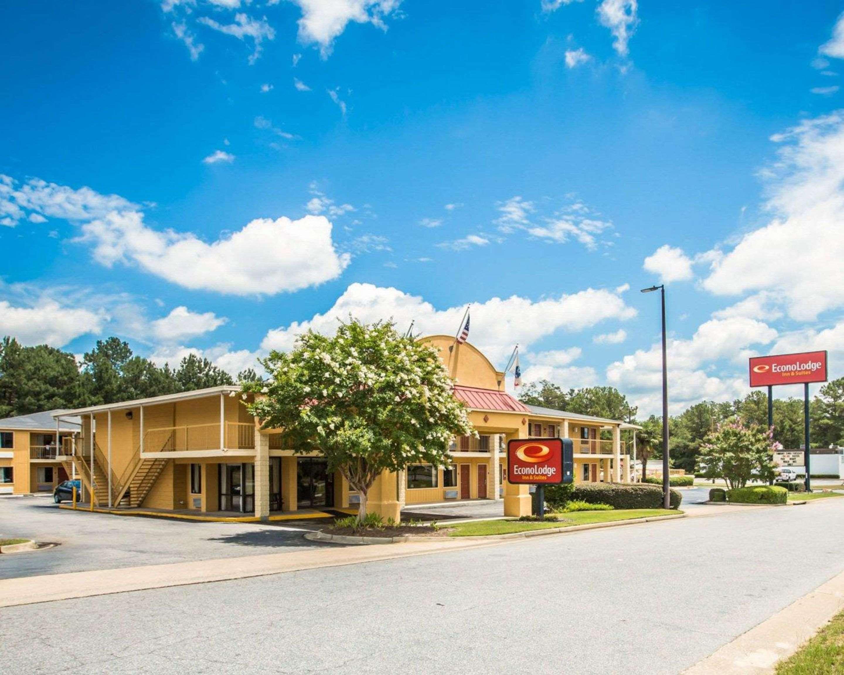Econo Lodge Inn & Suites At Fort Moore Columbus Exterior foto